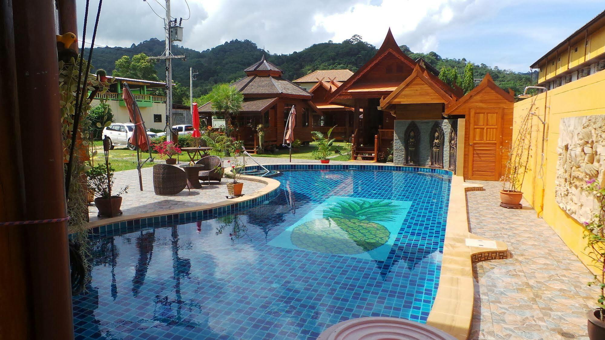 Golden Teak Resort Baan Sapparot Kamala Beach Buitenkant foto